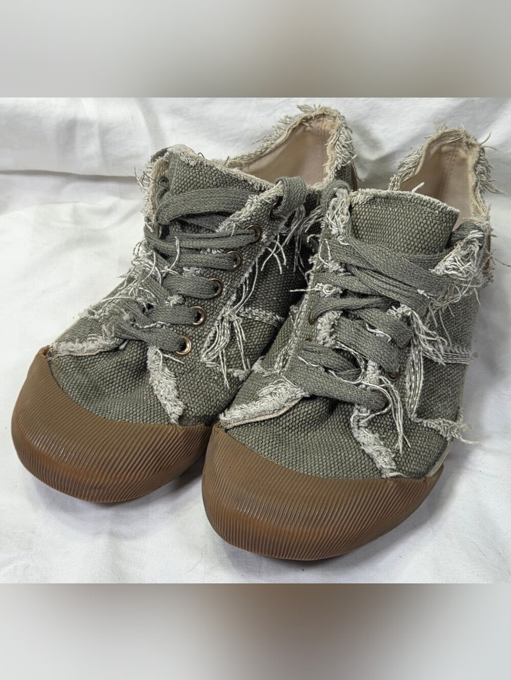 Steve Madden P-Jolt Patchwork Deconstructed Shag Sneakers Olive Green Woman Sz 7 - Picture 3 of 14